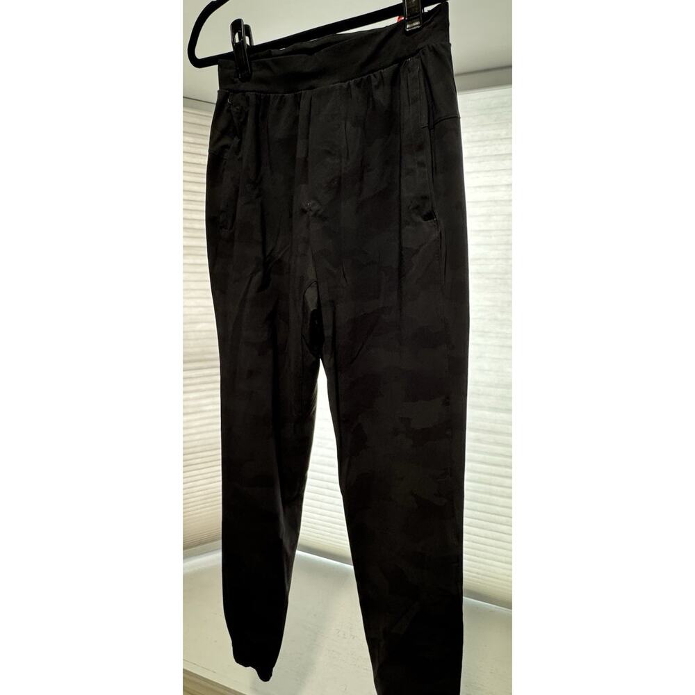 Lululemon Surge Jogger Size XS LM5AA6S H3RT Heritage 365 Camo Black Grey - Picture 3 of 7